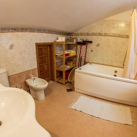 Apartament In With Terrace, Air Conditioning, Wifi, Washing Machine 3360-1