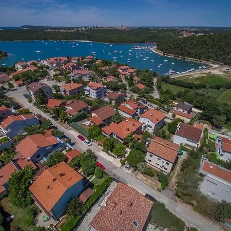 Apartment In With Terrace, Air Conditioning, Wifi, Washing Machine 3360-1